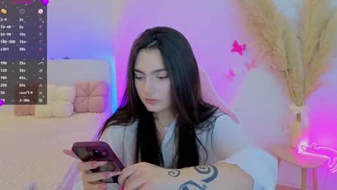 Snapshot of medina_andress chatting on 12, 5, 2026 Dina online show from 12, 5, 2026