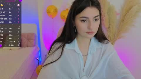 Snapshot of medina_andress chatting on 22, 5, 2026 Dina online show from 22, 5, 2026