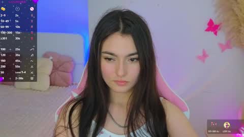 Snapshot of medina_andress chatting on 25, 5, 2026 Dina online show from 25, 5, 2026
