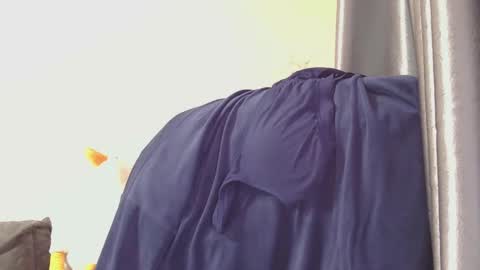 Snapshot of medjik_lool chatting on 17, 12, 2025 Oltereodora-lima online show from 17, 12, 2025