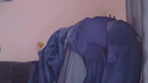 Snapshot of medjik_lool chatting on 23, 12, 2025 Oltereodora-lima online show from 23, 12, 2025