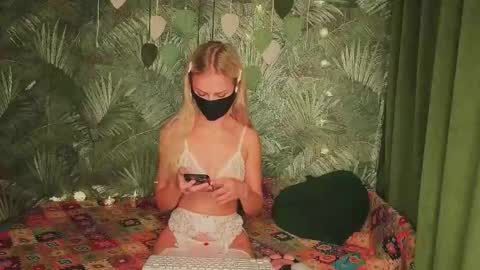 meeeewmeeeeow online show from 26, 10, 2025