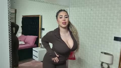 Snapshot of megaboobsdeee chatting on 29, 11, 2025 MegaBoobsDee online show from 29, 11, 2025