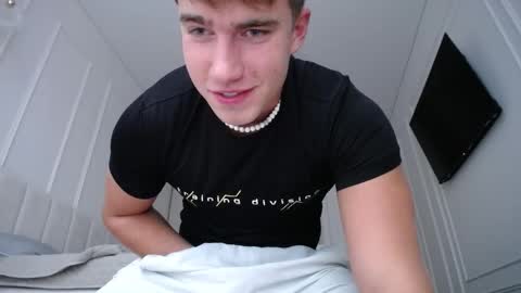 Snapshot of megamaxxxl chatting on 16, 9, 2025 Max online show from 16, 9, 2025