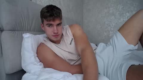 Snapshot of megamaxxxl chatting on 13, 10, 2025 Max online show from 13, 10, 2025