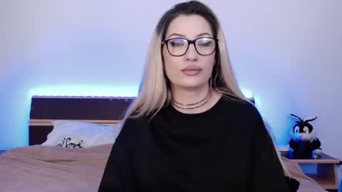 Megan Blazee  online show from 22, 12, 2024