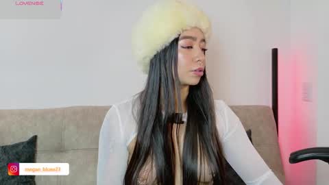 Snapshot of megan_bluee_ chatting on 27, 2, 2026 Megan Bluee online show from 27, 2, 2026