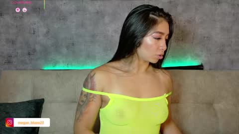 Snapshot of megan_bluee_ chatting on 16, 4, 2026 Megan Bluee online show from 16, 4, 2026