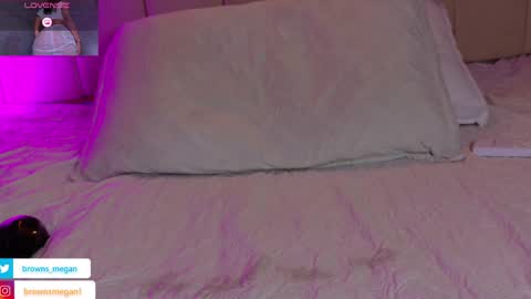 Snapshot of megan_browns1 chatting on 28, 4, 2026 Megan online show from 28, 4, 2026