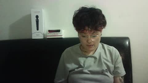 Megan and sophi online show from 24, 2, 2025