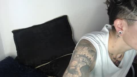 Megan and sophi online show from 13, 9, 2025