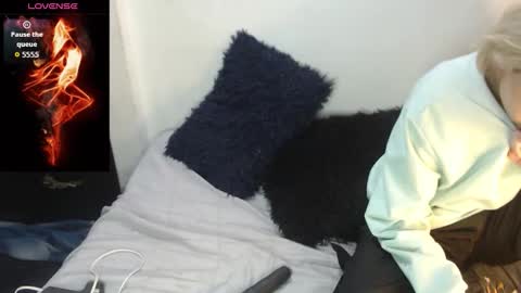 Megan and sophi online show from 16, 11, 2025