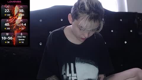 Megan and sophi online show from 21, 11, 2025