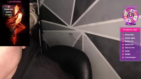 Megan and sophi online show from 11, 1, 2026