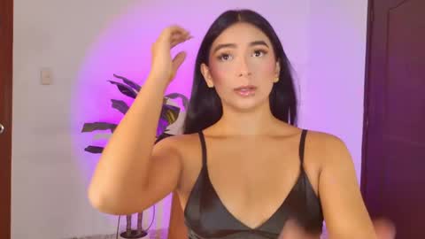 Snapshot of megan_cruzgb chatting on 20, 5, 2026 Carolina Paez online show from 20, 5, 2026