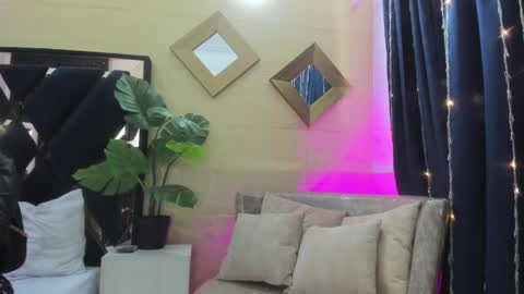     online show from 10, 4, 2026