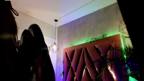    online show from 31, 1, 2025