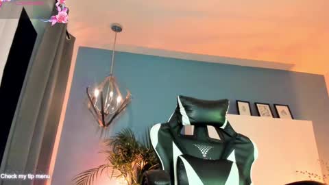    online show from 1, 10, 2025