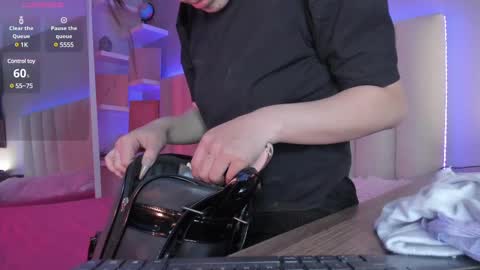     online show from 4, 3, 2025