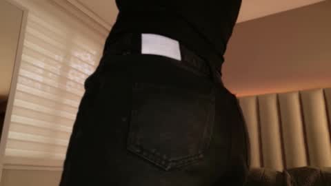     online show from 17, 9, 2025