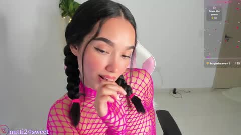 Snapshot of megan_sweet24 chatting on 28, 4, 2026 megan sweet online show from 28, 4, 2026