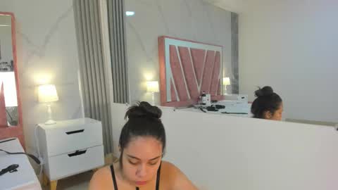 Megan Sweet online show from 17, 12, 2025