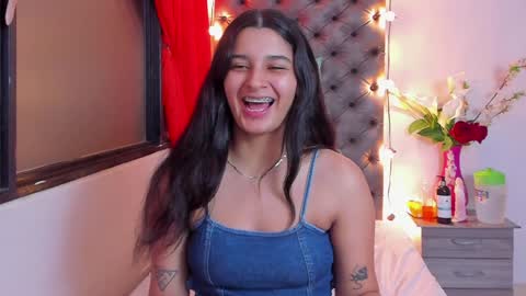 Snapshot of megan_whitte_01 chatting on 15, 1, 2025 megan white 01  online show from 15, 1, 2025