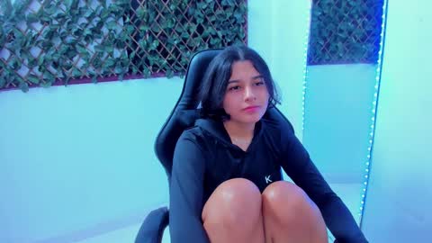 Snapshot of megan_whitte_01 chatting on 25, 2, 2025 megan white 01  online show from 25, 2, 2025