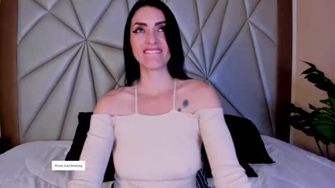 Megan Hofman online show from 25, 11, 2025