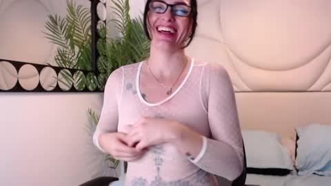 Snapshot of meganhofman chatting on 27, 3, 2026 Megan Hofman online show from 27, 3, 2026