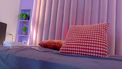 Snapshot of meganlovee__ chatting on 16, 6, 2026 MEGAN online show from 16, 6, 2026