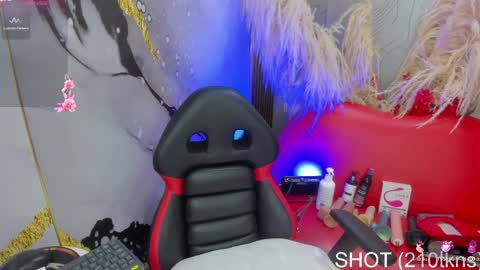 Snapshot of megann__up chatting on 5, 10, 2025 Megan online show from 5, 10, 2025