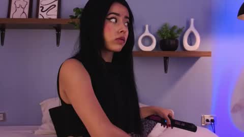 Snapshot of meganritz_ chatting on 28, 11, 2025 Meganritz online show from 28, 11, 2025