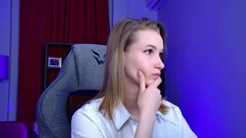 Snapshot of meganrodgers chatting on 7, 4, 2026 megan online show from 7, 4, 2026