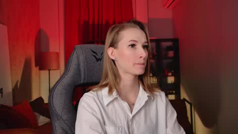 Snapshot of meganrodgers chatting on 14, 4, 2026 megan online show from 14, 4, 2026