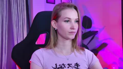 Snapshot of meganrodgers chatting on 17, 4, 2026 megan online show from 17, 4, 2026