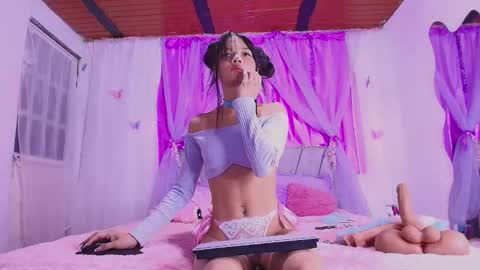 Snapshot of meganrouss7 chatting on 10, 9, 2025 Megan online show from 10, 9, 2025