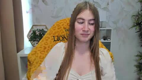 Snapshot of meganx_candy chatting on 5, 12, 2024 Megan online show from 5, 12, 2024