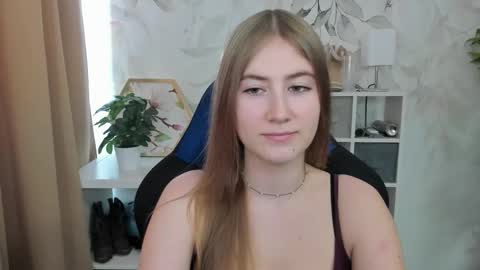 Snapshot of meganx_candy chatting on 15, 9, 2025 Megan online show from 15, 9, 2025