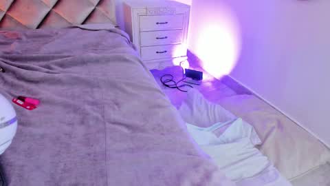 Snapshot of megaraowen_ chatting on 11, 2, 2025 M E G A R A online show from 11, 2, 2025