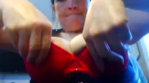 Snapshot of megatitsxx chatting on 24, 4, 2026 SHAROLD online show from 24, 4, 2026