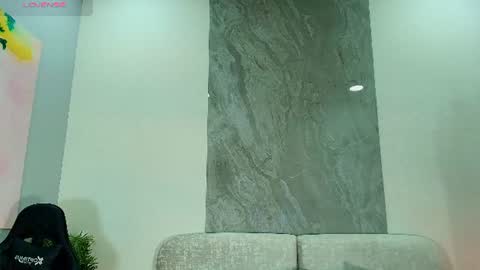 Snapshot of meggan_luxx chatting on 1, 8, 2026 MEGGAN LUXX online show from 1, 8, 2026