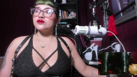 Snapshot of megoddessara chatting on 27, 3, 2026 Goddess Sara online show from 27, 3, 2026