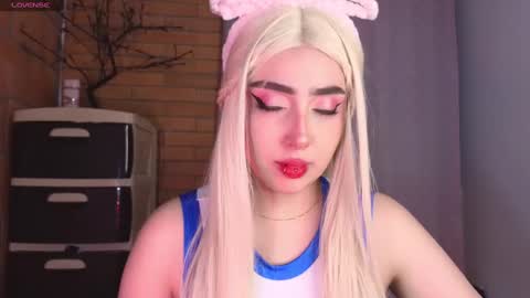 Snapshot of megumi_yang chatting on 5, 1, 2025 Megumi online show from 5, 1, 2025