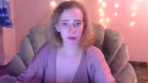 Snapshot of mel_mellie chatting on 2, 2, 2025 Mel Mellie online show from 2, 2, 2025