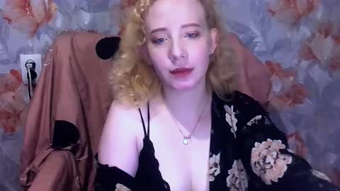 Snapshot of mel_mellie chatting on 4, 12, 2025 Mel Mellie online show from 4, 12, 2025