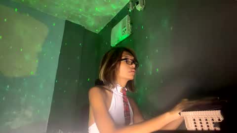 Snapshot of melahnie051002 chatting on 10, 2, 2026 melahnie051002 online show from 10, 2, 2026