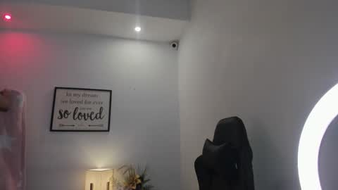 Snapshot of melan_owen chatting on 7, 3, 2026 melan_owen online show from 7, 3, 2026