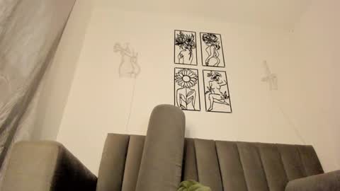 melani greyy online show from 12, 12, 2024