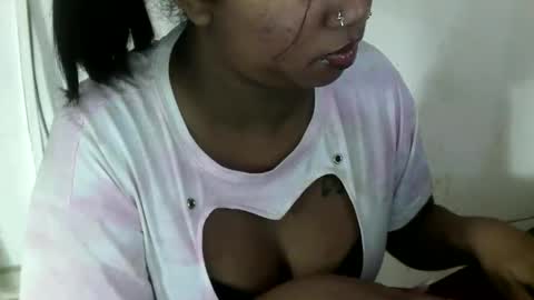 Snapshot of melanie025 chatting on 5, 4, 2026 melanie025 online show from 5, 4, 2026